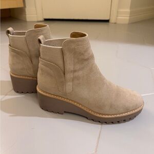 Dolce Vita Huey Almond Suede Leather Ankle Booties (Size 8.5)